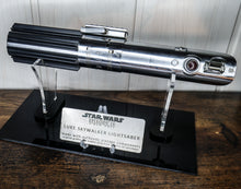 Charger l&#39;image dans la galerie, Luke Skywalker ANH Lightsaber (réplique)
