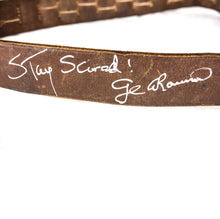 Charger l&#39;image dans la galerie, Ceinture de munitions - Zombie (Dawn of the Dead) avec signature de George A. Romero
