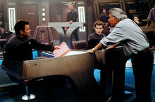 Charger l&#39;image dans la galerie, Autocollant de l&#39;Enterprise - Star Trek Insurrection
